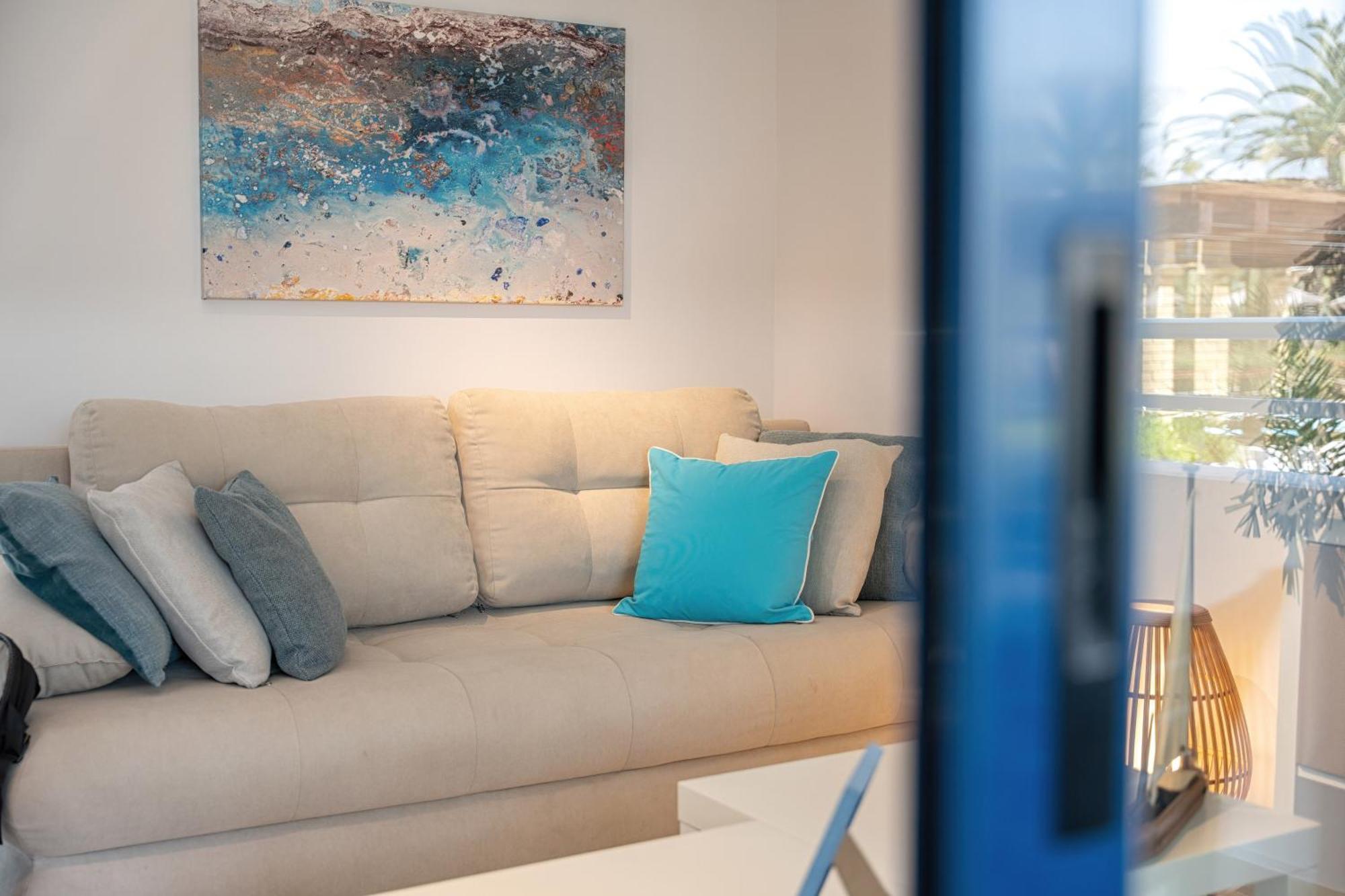 Blue & White Velvet 20M From The Beach Danilia المظهر الخارجي الصورة