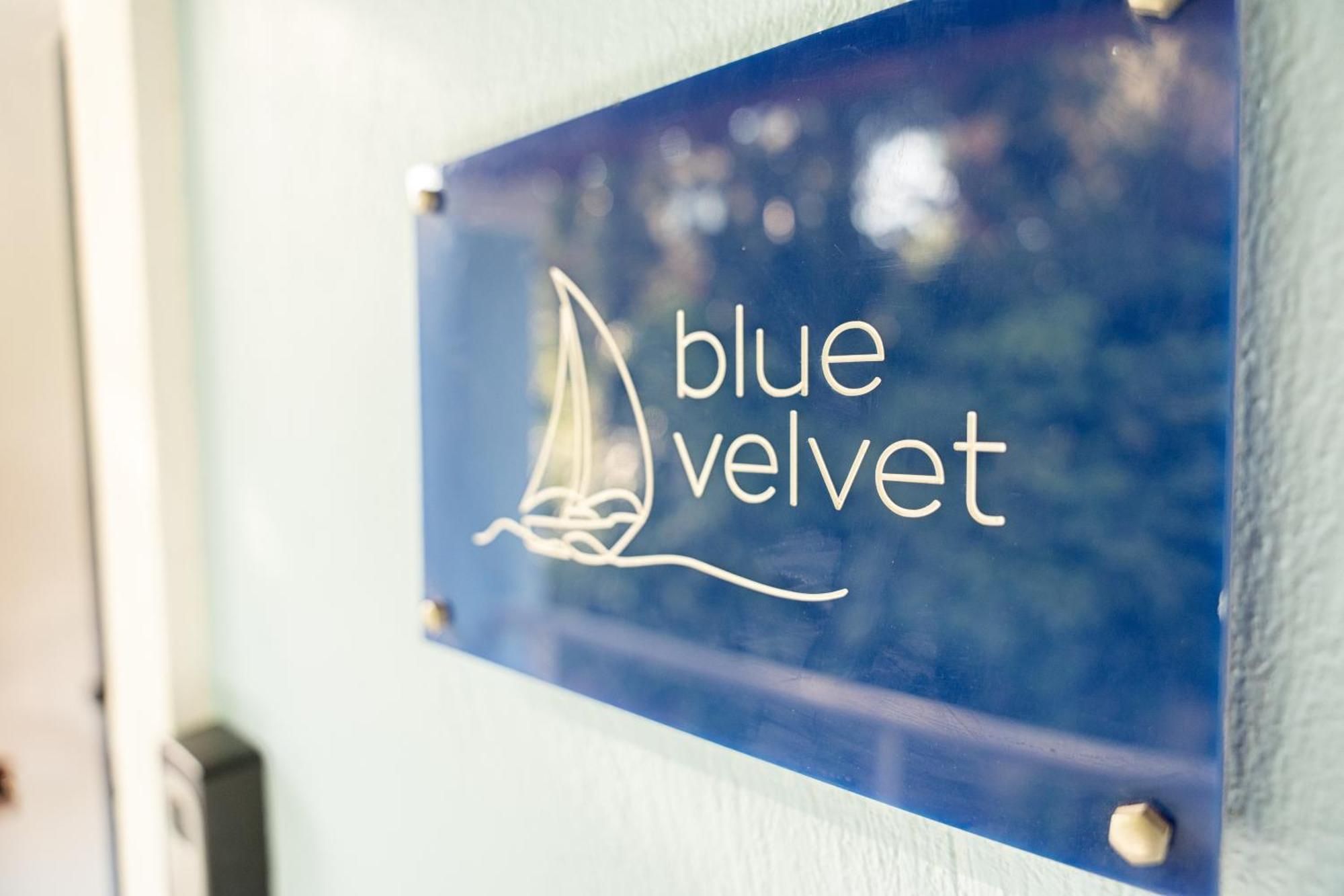 Blue & White Velvet 20M From The Beach Danilia المظهر الخارجي الصورة