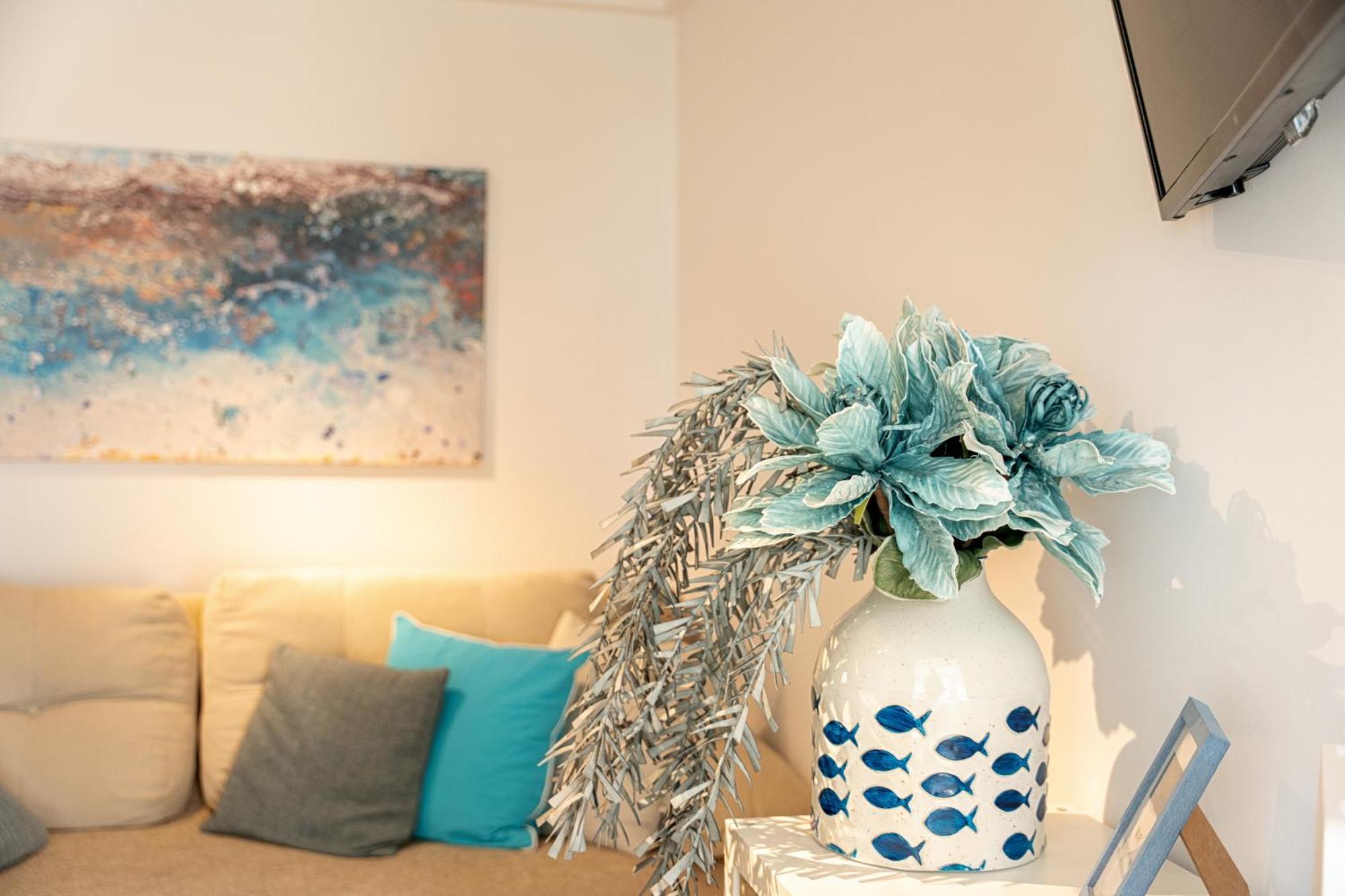 Blue & White Velvet 20M From The Beach Danilia المظهر الخارجي الصورة